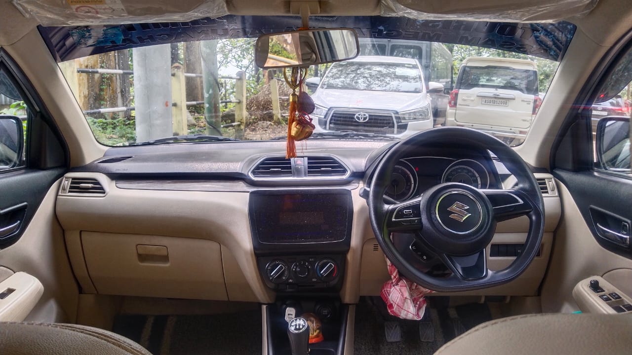 Maruti Suzuki Dezire VXi thumbnail 2