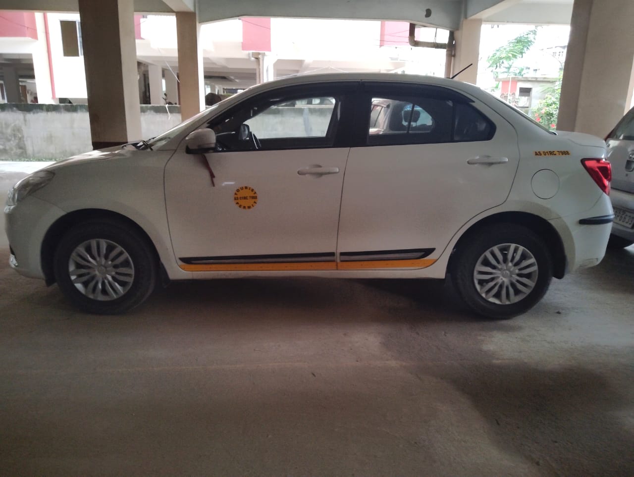 Swift Dzire thumbnail 3