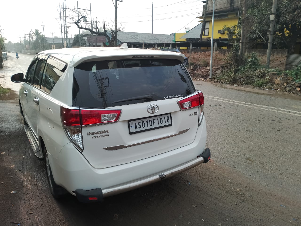 Innova Crysta thumbnail 3