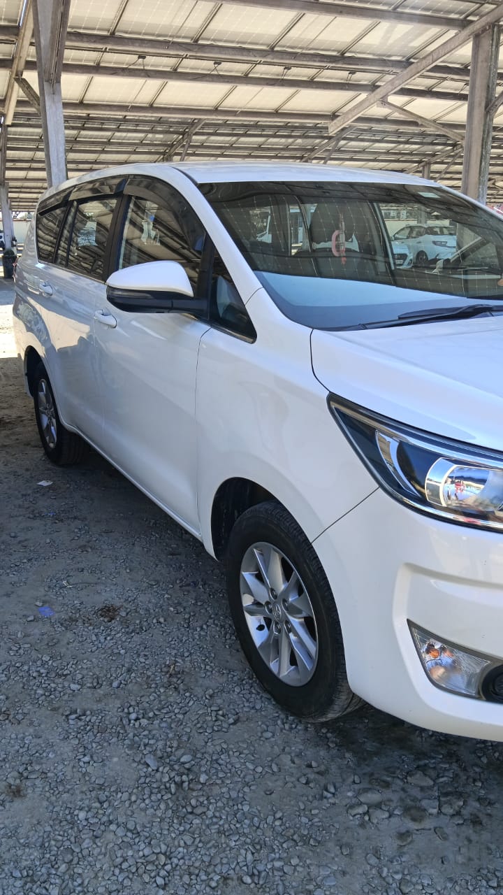 Innova Crysta thumbnail 2